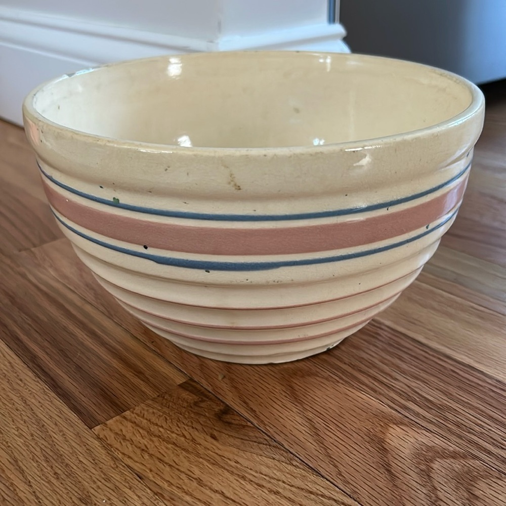 Antique primitive USA pottery mixing bowl with blue pink stripe​